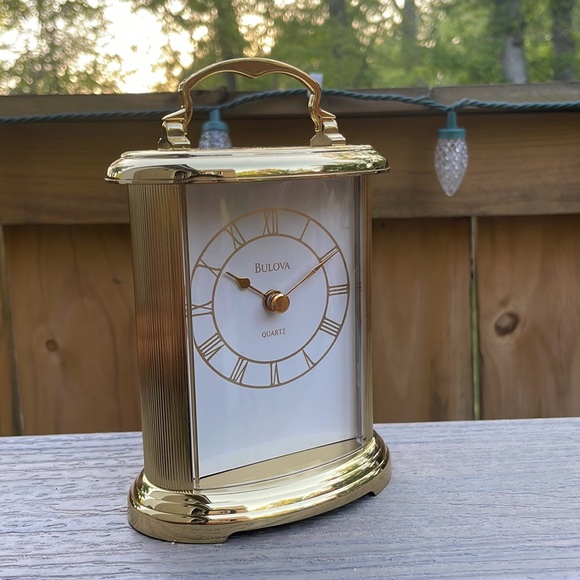 Gold Bulova Quartz Clock - Picture 3 of 6